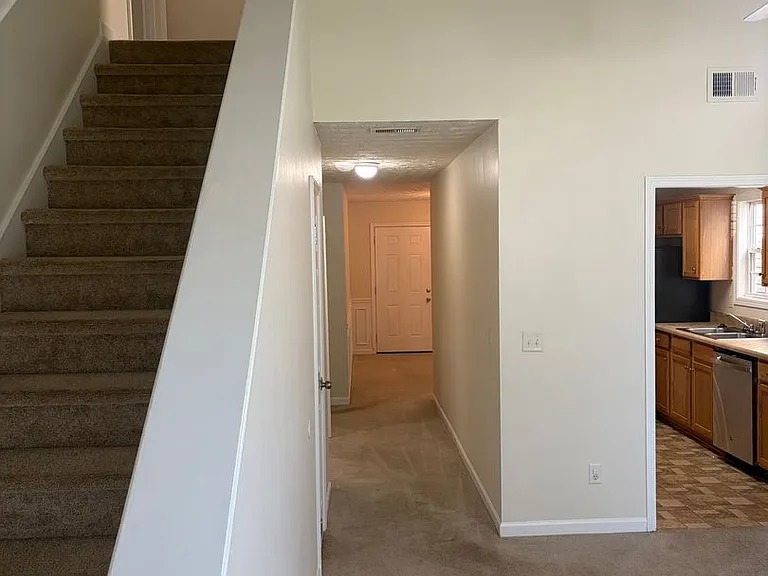 162 Alton Cir — Photo 23
