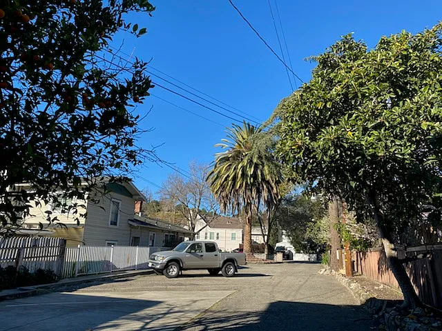 3812 Whittle Ave