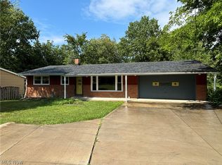 7595 Webster Rd, Middleburg Heights, OH 44130