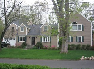 2 Orlando Rd, Norwalk, CT 06854