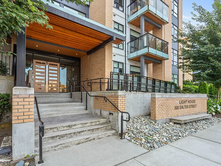 300 Salter St #109 — Photo 21