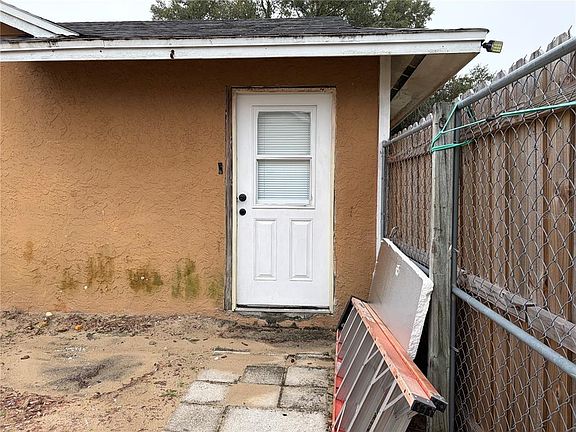 4th image of 1311 Woodman Way