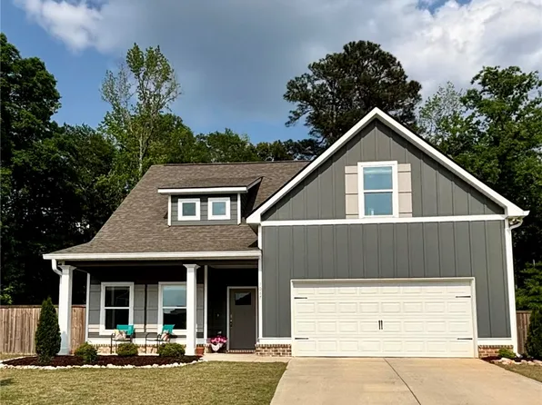 1017 Finn Ct, Opelika, AL 36801