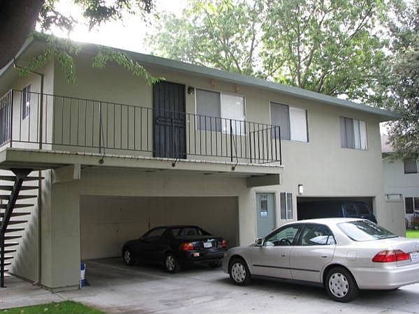 2nd image of 2146 Arroyo Ct APT 4