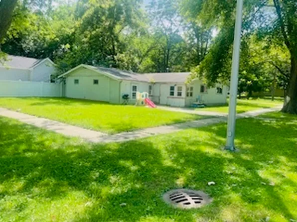 1311 N Walnut St, Champaign, IL 61820