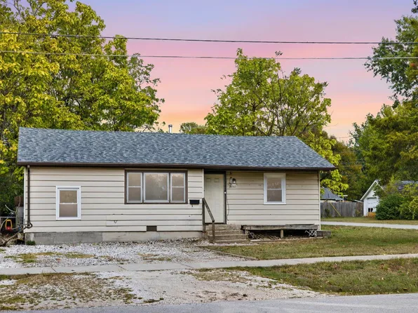 2001 W Scott Street, Springfield, MO 65802