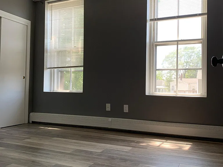 32 Chestnut St #27 — Photo 17