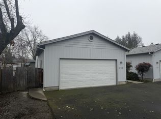 228 SW Westholm Ave, Grants Pass, OR