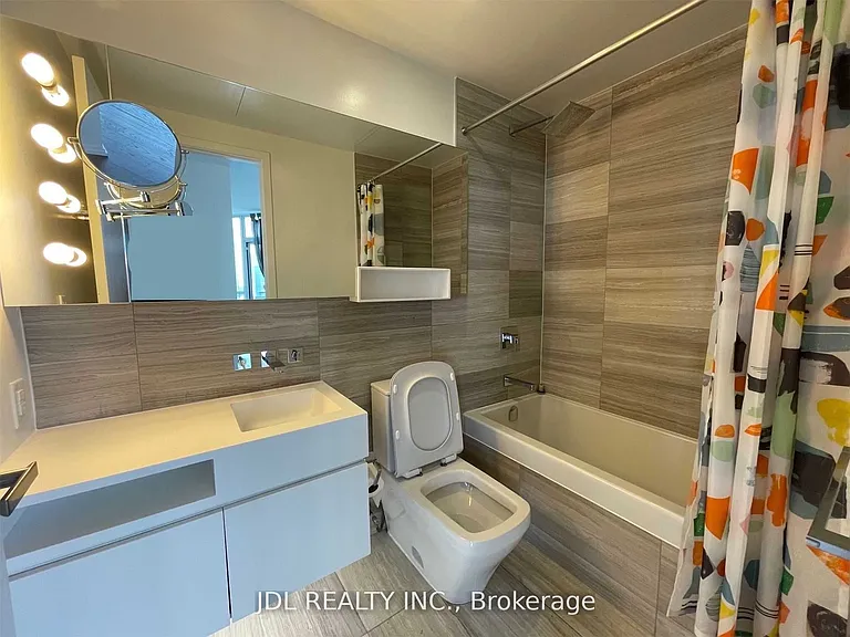 45 Charles St E #4512 — Photo 10