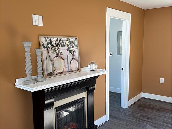 5th image of 174 Hollins St