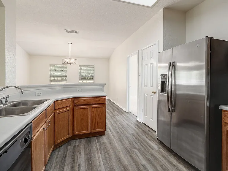 9724 Copper Creek Dr — Photo 11