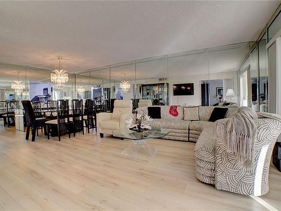 5th image of 4629 Poinciana St APT 204