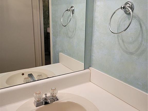 4th image of 7 Quail Run