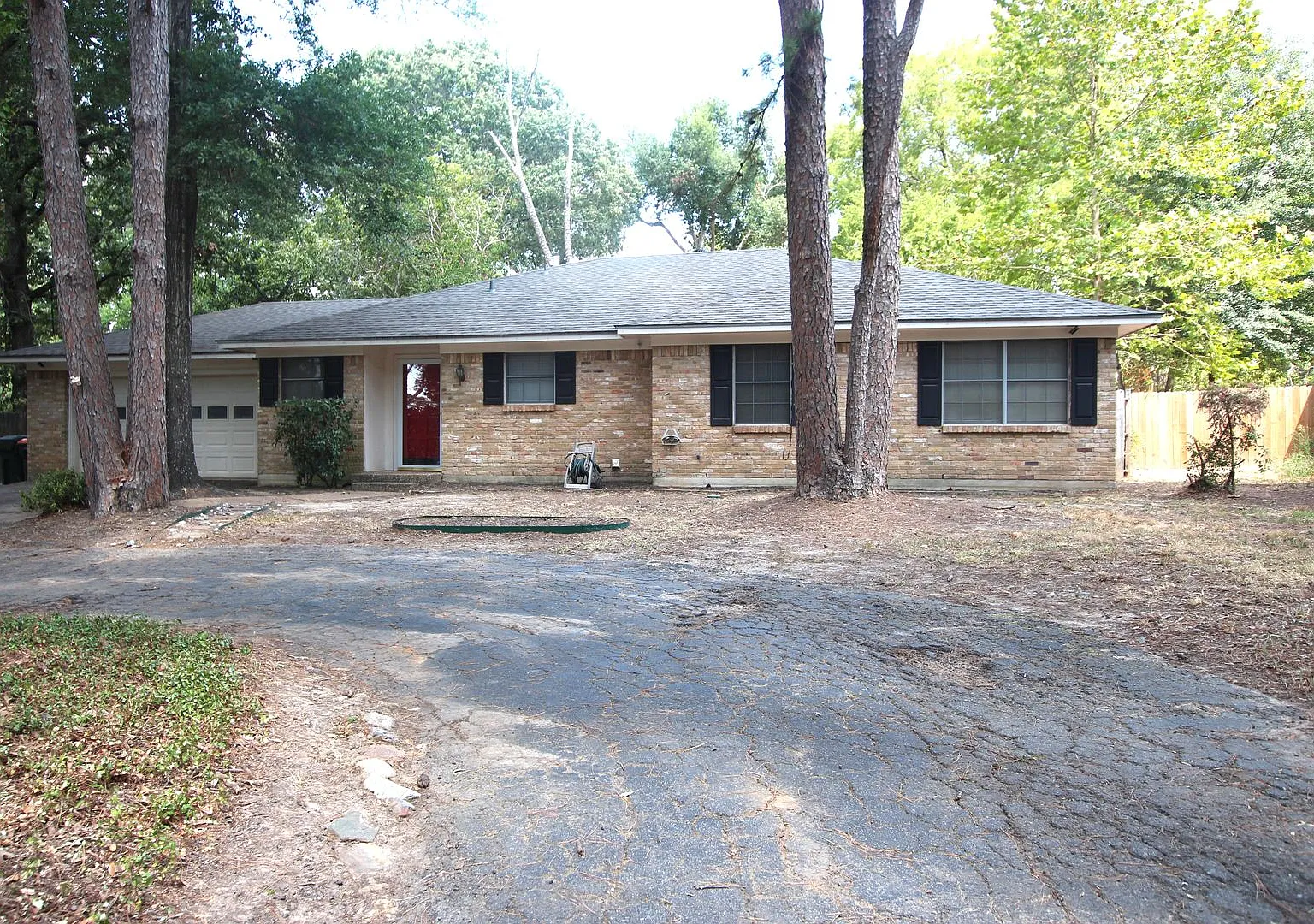 Coming Soon! Charming 3 Bedroom, 2 Bathroom Home in South Tyler! — Photo 2