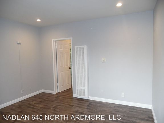 4th image of 645 N Ardmore Ave APT 218