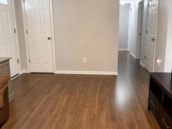 3rd image of 1039 Clearwater Ave