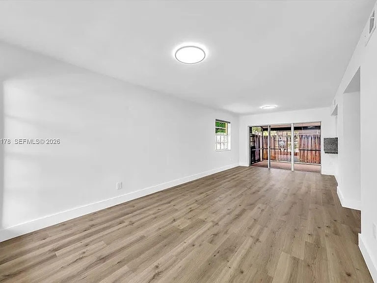 12370 SW 52nd St — Photo 12
