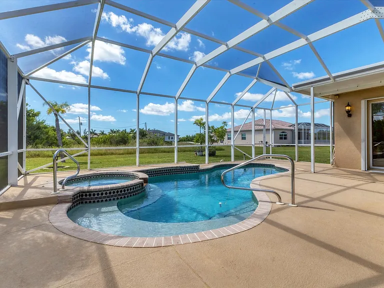 15077 Acorn Cir — Photo 1