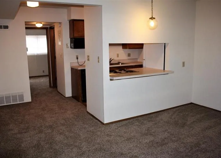 Shannon Plaza Apartments — Photo 5