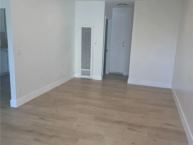 17422 Keelson Ln #4 — Photo 5