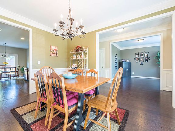 4th image of 1094 Rockford Township Dr