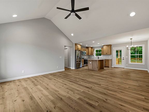 4th image of 108 Madeline Ct