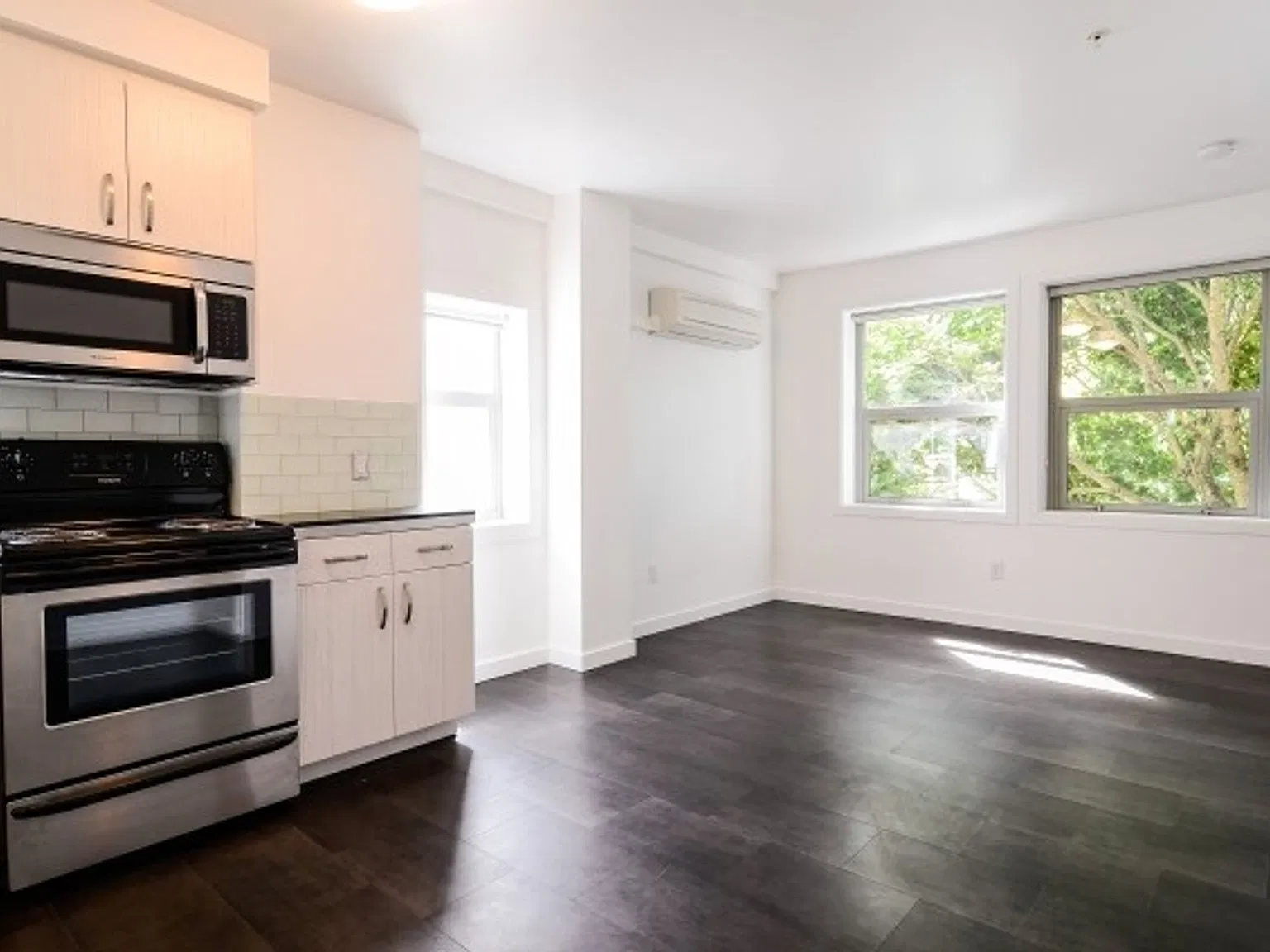 Park Place Apartments | 877 East Park Street — Photo 4