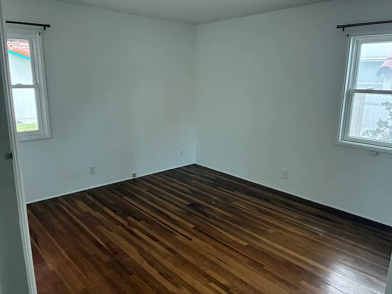 217 Avenue E — Photo 6