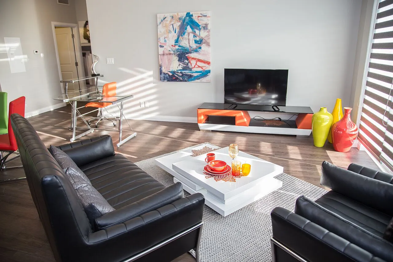 347 Hyland Drive — Photo 2