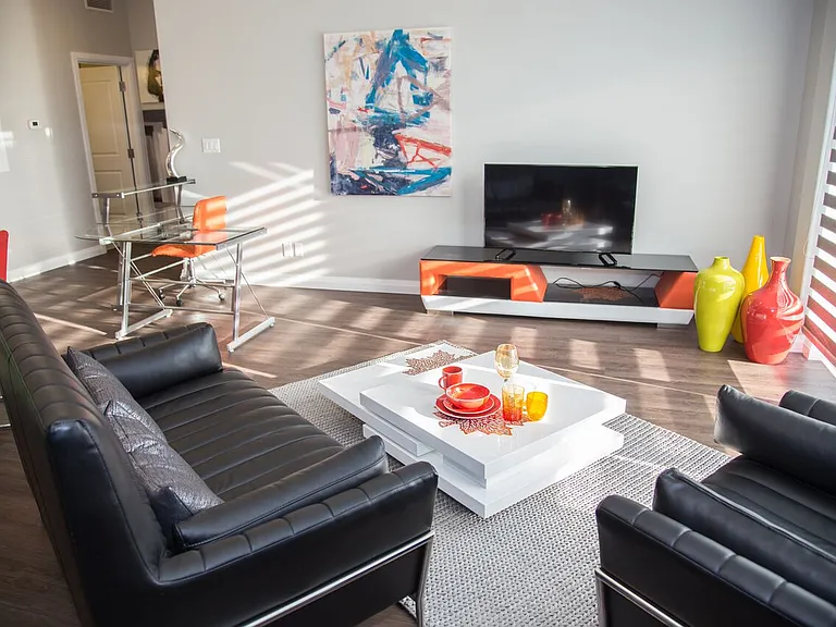 347 Hyland Dr — Photo 22