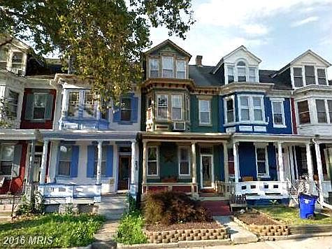 1st image of 104 E North Ave