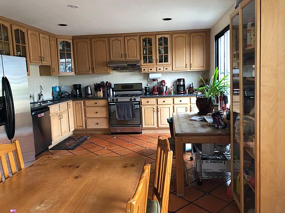4th image of 4617 18th St Room 1