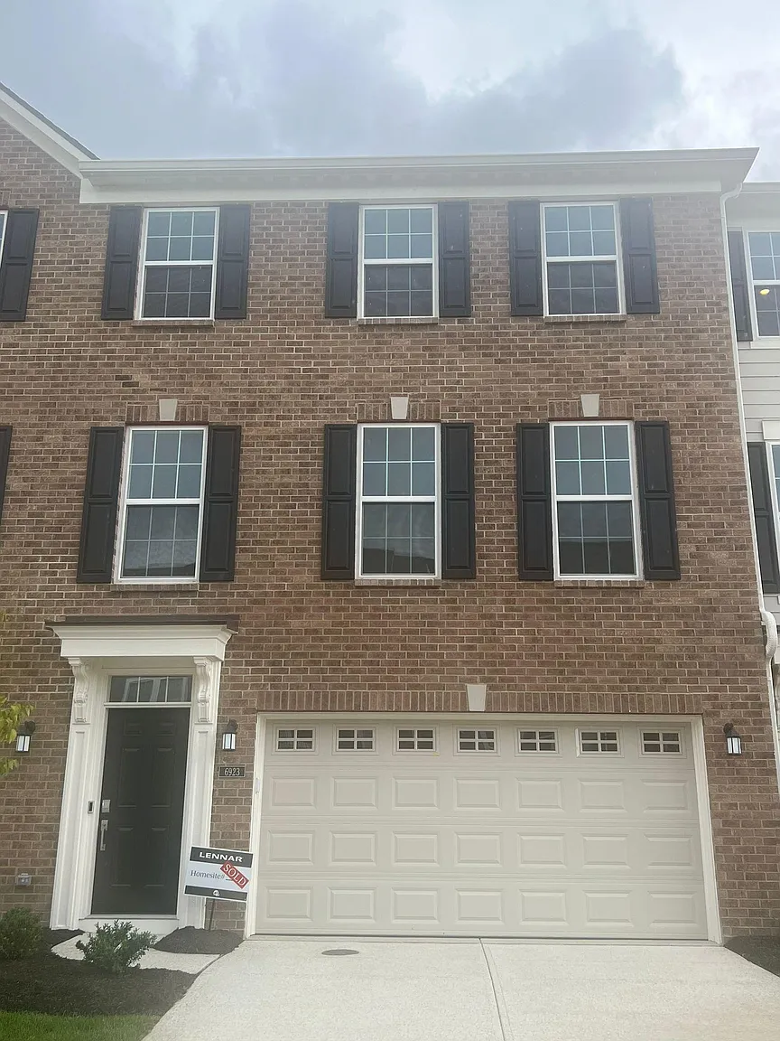 6923 Adalene Ln photo 1