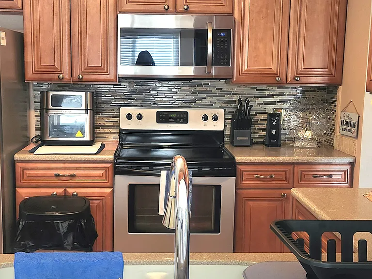 1327 Cherry Hills Rd NE — Photo 8