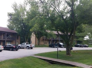 2525 Allentown Rd, Pekin, IL 61554