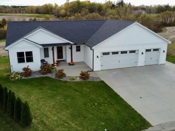 1122 3rd St, Wanamingo, MN 55983