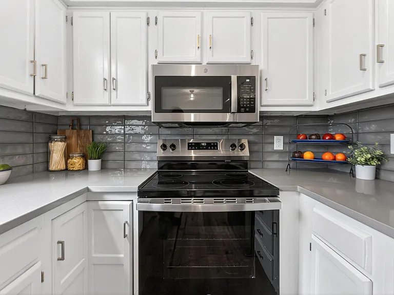 975 Hidden Acres Ct — Photo 8