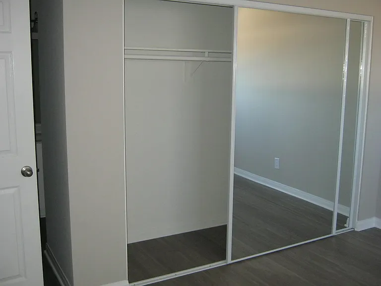 Ramona Apartments — Photo 11