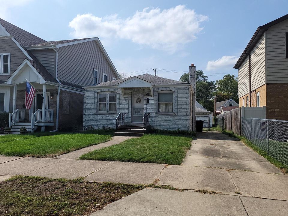 2nd image of 10504 S Sawyer Ave