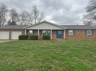 8011 Meadow Ln, Newburgh, IN
