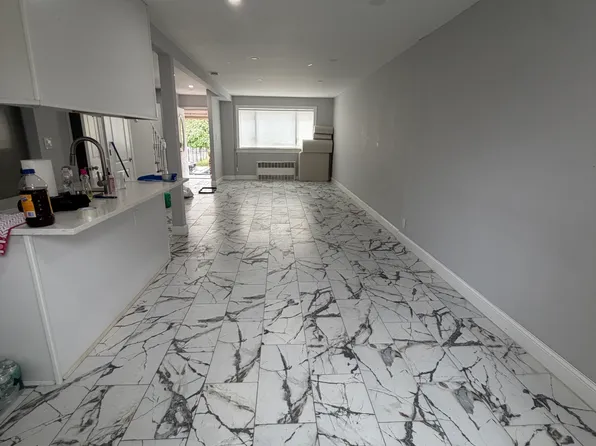 1717 E 34th St, Brooklyn, NY 11234