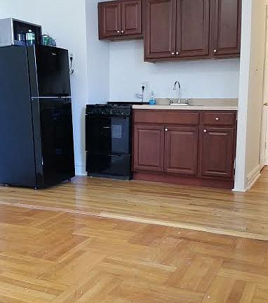 2nd image of 75 E 21st St APT 3E