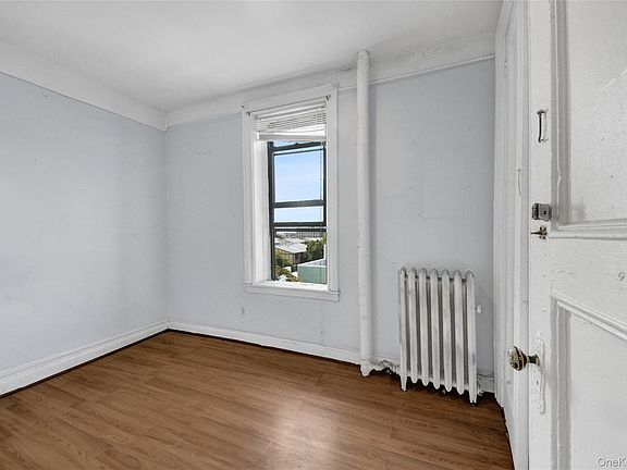 4th image of 975 Union #51