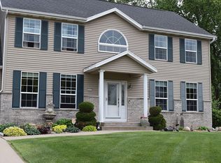 4505 Woodsonia Ct NW, Cedar Rapids, IA 52405