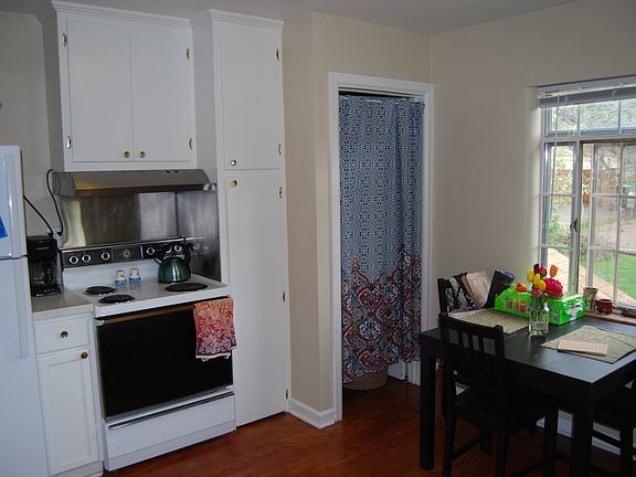 Upstairs kitchen 