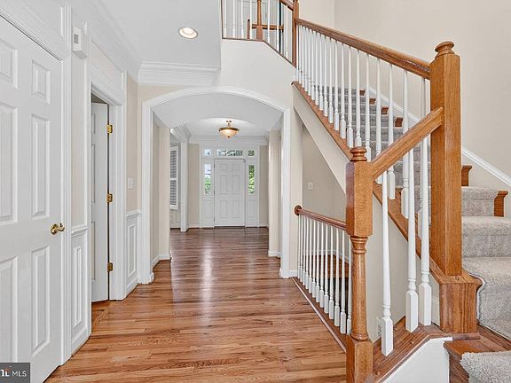 5th image of 9909 Broadsword Dr