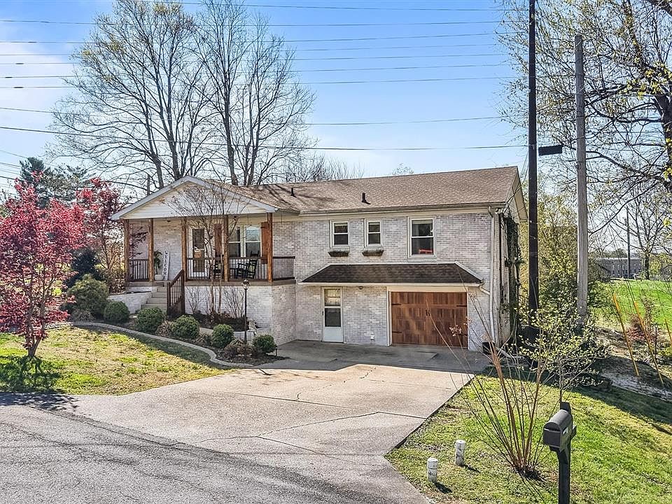1st image of 309 Lexington Dr