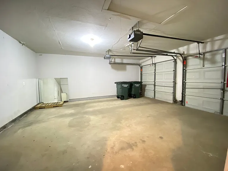 1411 Hampton Dr — Photo 23