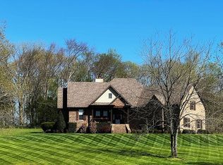555 Badgett Ln, Hartsville, TN 37074