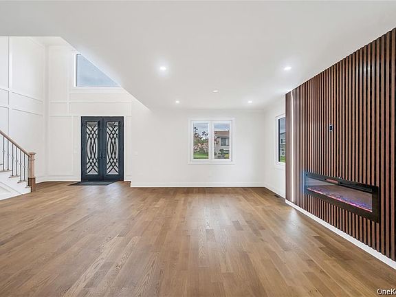 5th image of 2571 Alder Avenue